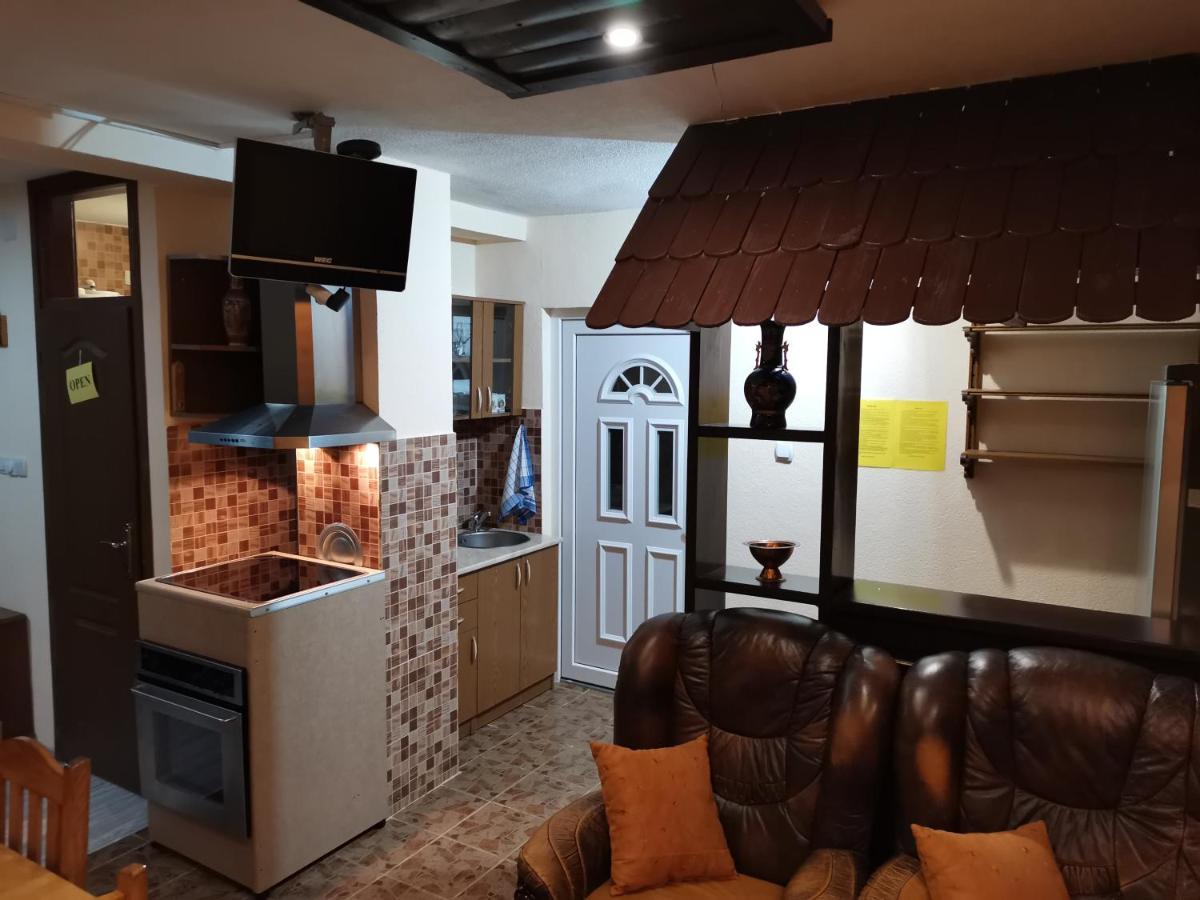 יהורינה Apartments Artic מראה חיצוני תמונה